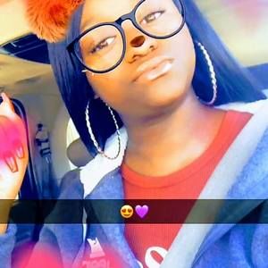 Meet your Posher, Rena